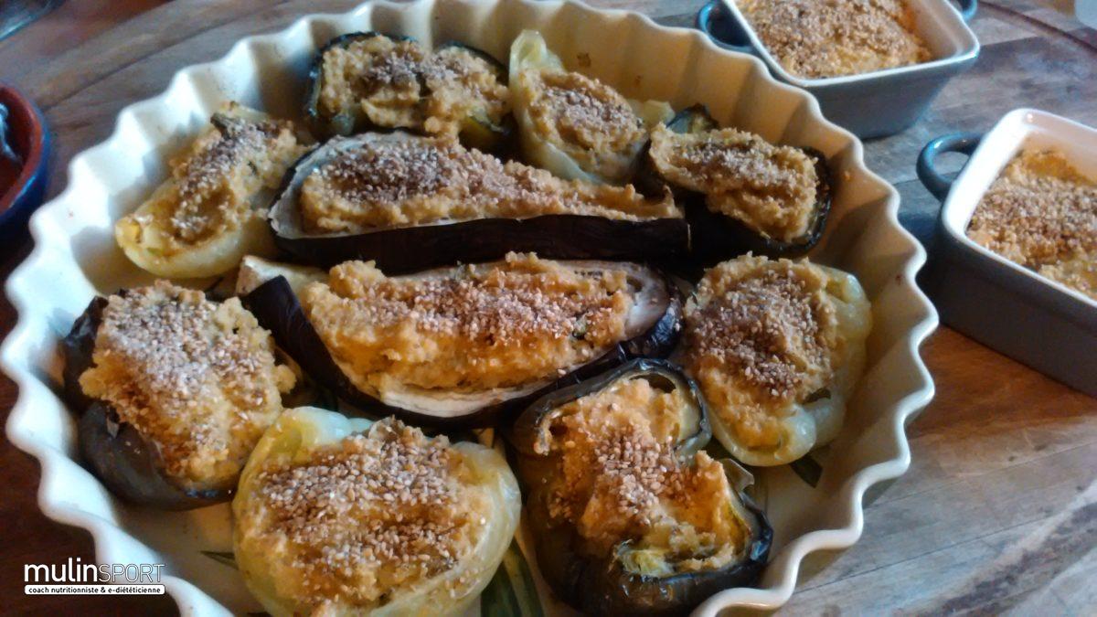 Poivrons et aubergine farcis aux flocons de quinoa, basilic au gomasio
