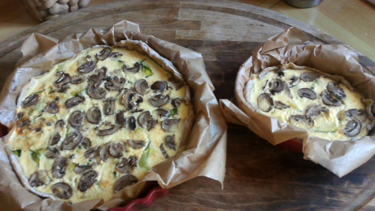 Tarte blés anciens aux tagliatelles de courgettes, champignons frais, fromage blanc de brebis🌾🌾🌾