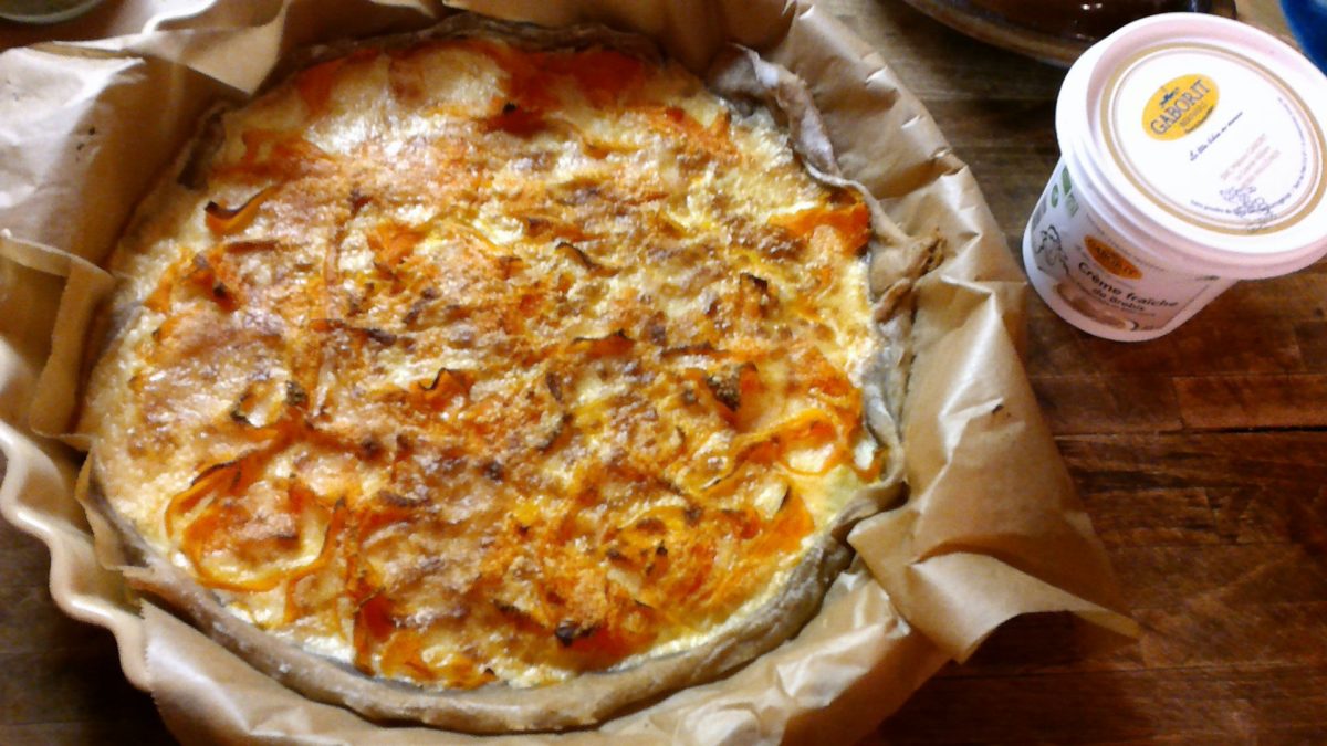 Tarte blés anciens aux tagliatelles de carottes, crème fraîche de brebis et parmesan🥕🌿🥕🌿Au Vitaliseur de Marion